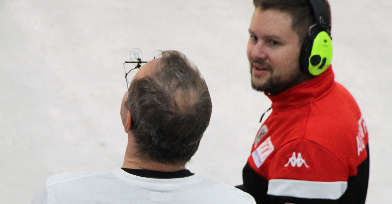 ÖSB-Trainer Pistole Sebastian Rosner im Gespräch mit Richard Zechmeister © Margit Melmer, ÖSB