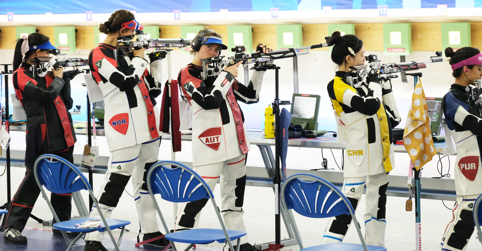 Nadine Ungerank (Mitte)  ging heute als Außenseiterin in den olympischen Luftgewehrbewerb © ÖSB